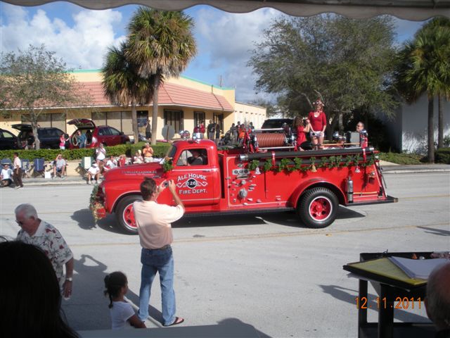 Jupiter Tequesta Christmas Parade 121011 011.jpg